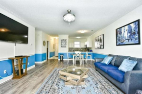Stylish 2BR Condo close to all!